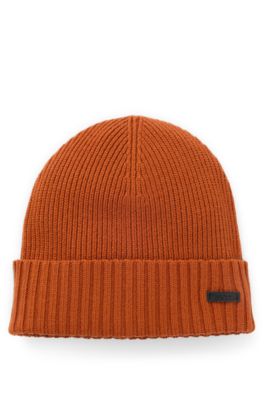 Beanie hat in virgin wool with logo plaque, Dark Orange