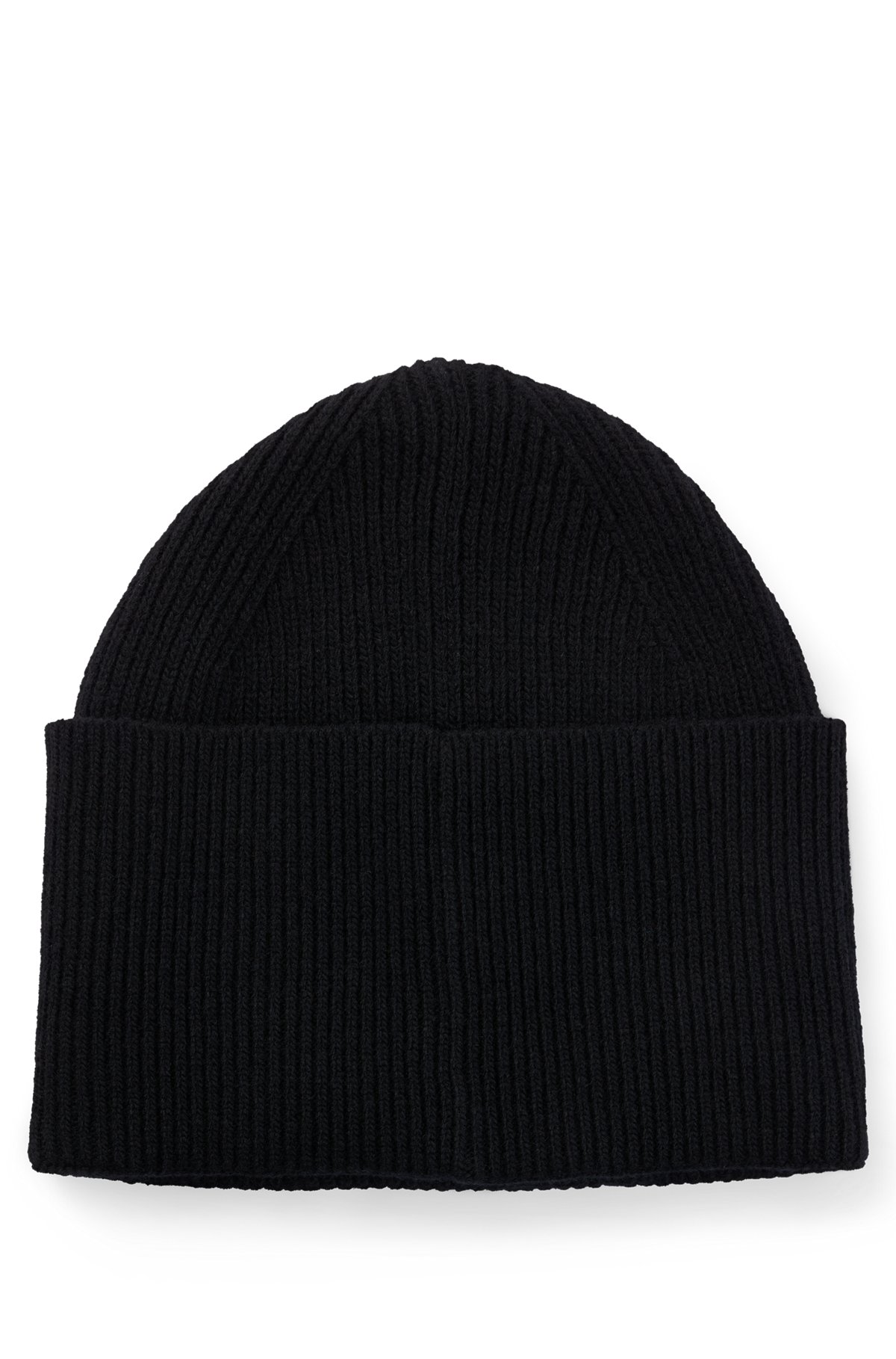 Ribbed beanie hat with red logo label, Black