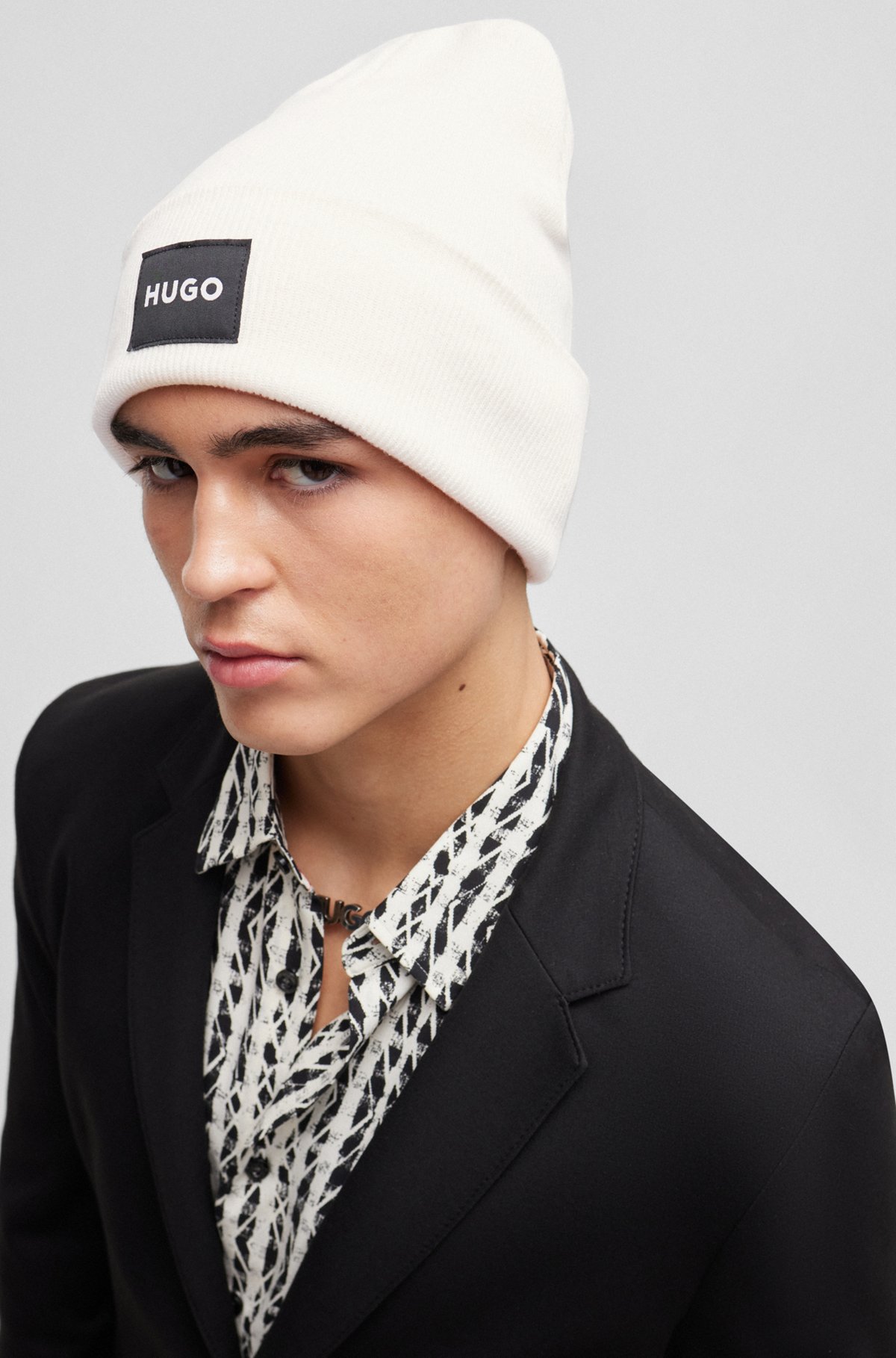 Knitted beanie hat with logo detail, White