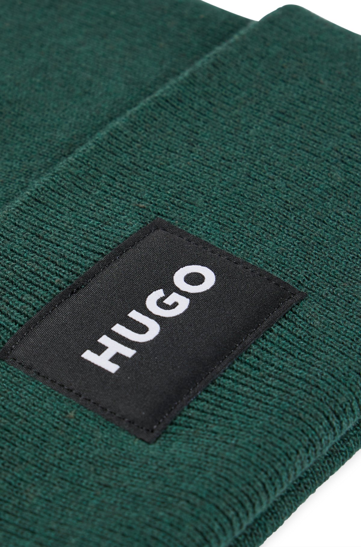 HUGO - Strickmütze mit Logo-Detail