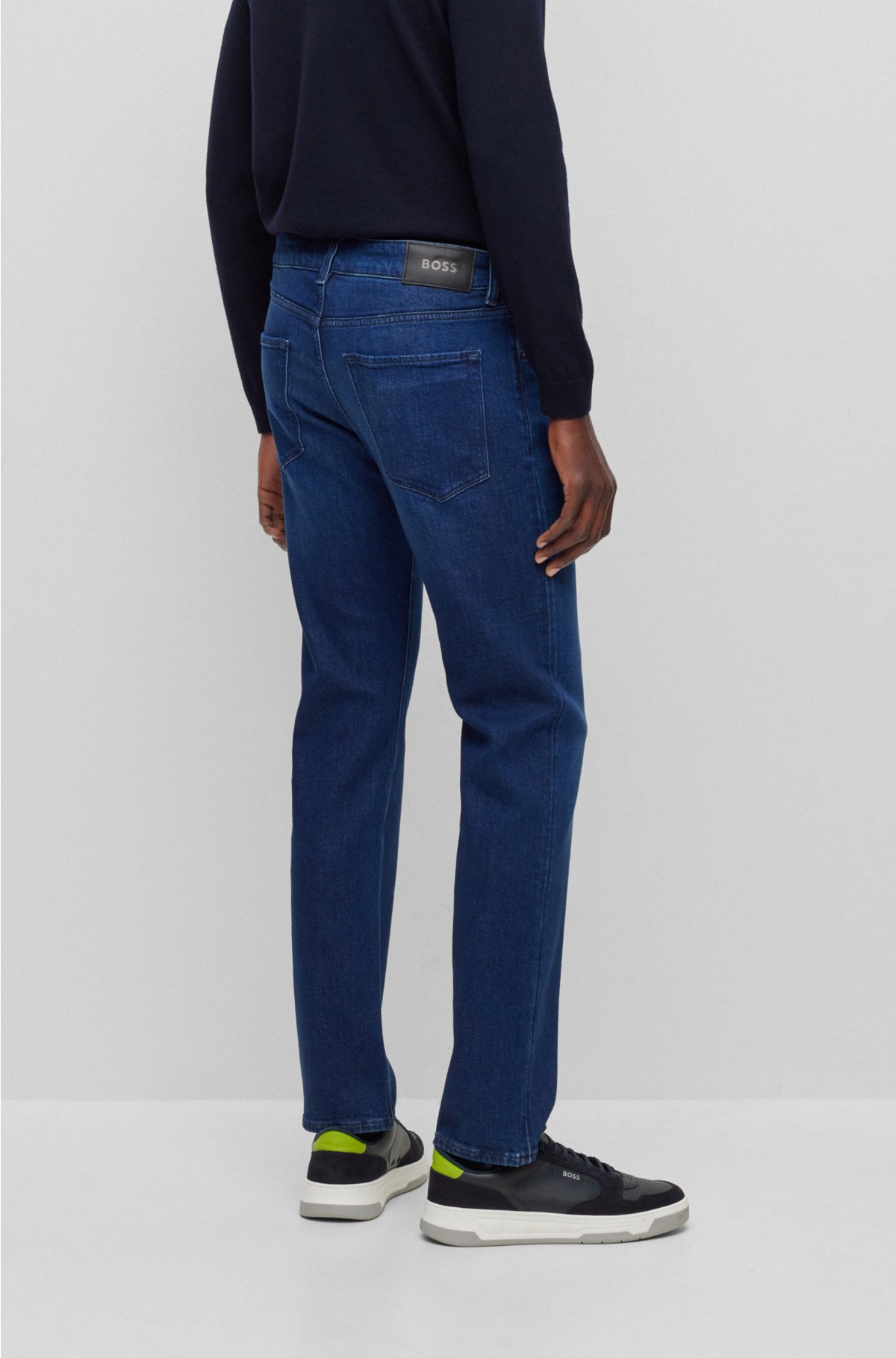 BOSS - Dunkelblaue Regular-Fit Stretch-Denim Jeans bequemem aus