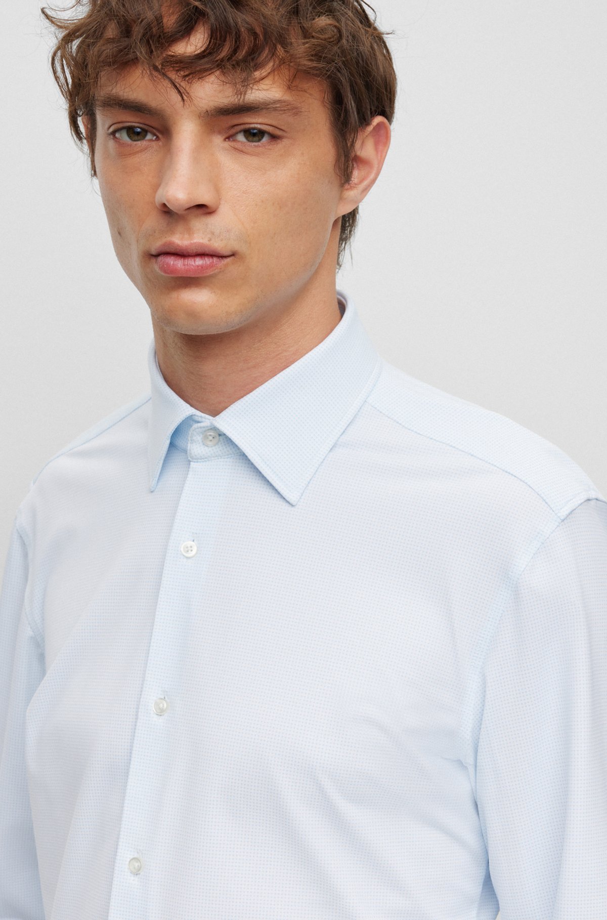 Slim-fit overhemd van gestructureerd hoogwaardig stretchmateriaal, Lichtblauw