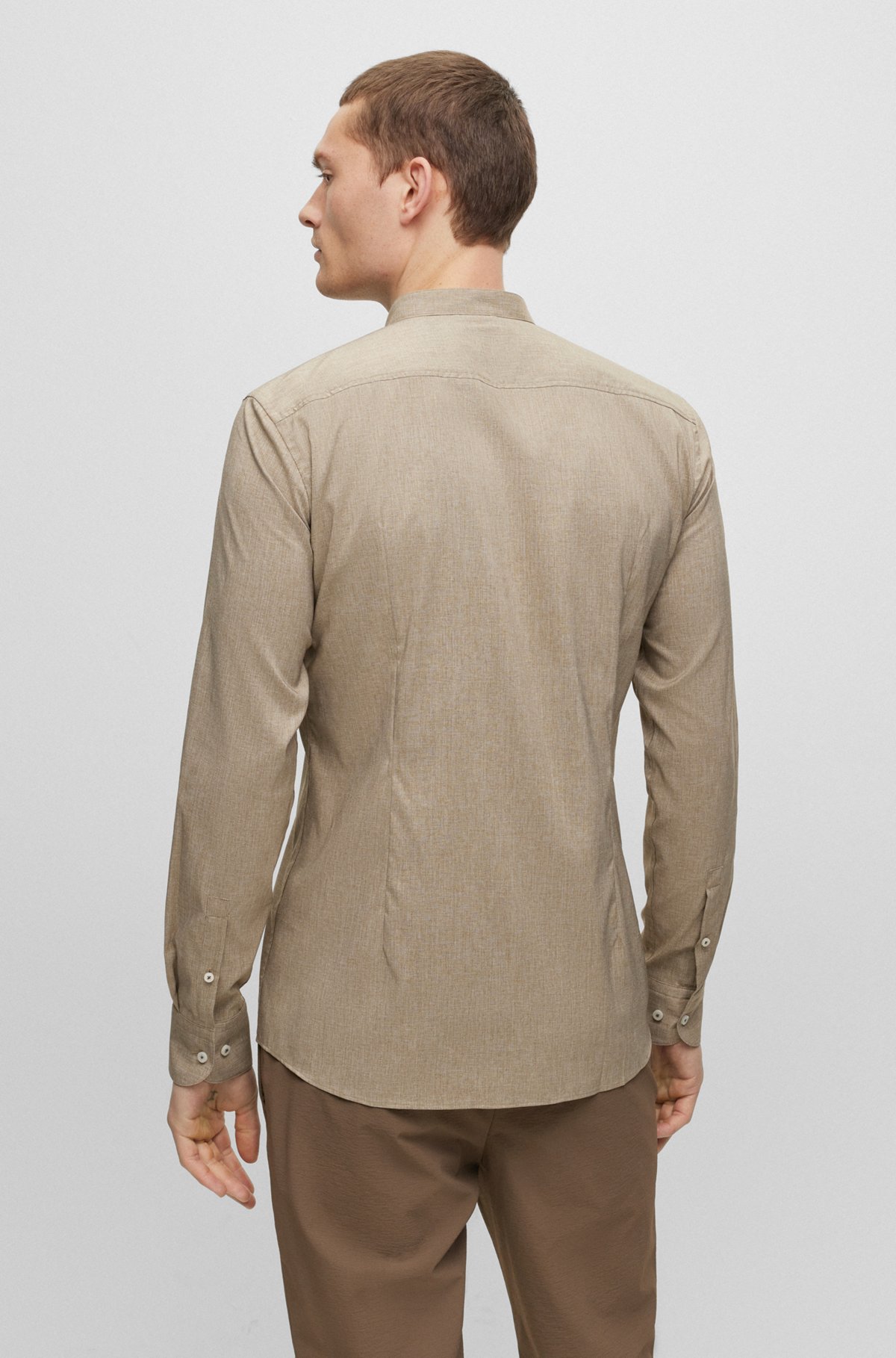 Slim-fit overhemd van stretchmateriaal met opstaande kraag, Lichtbruin