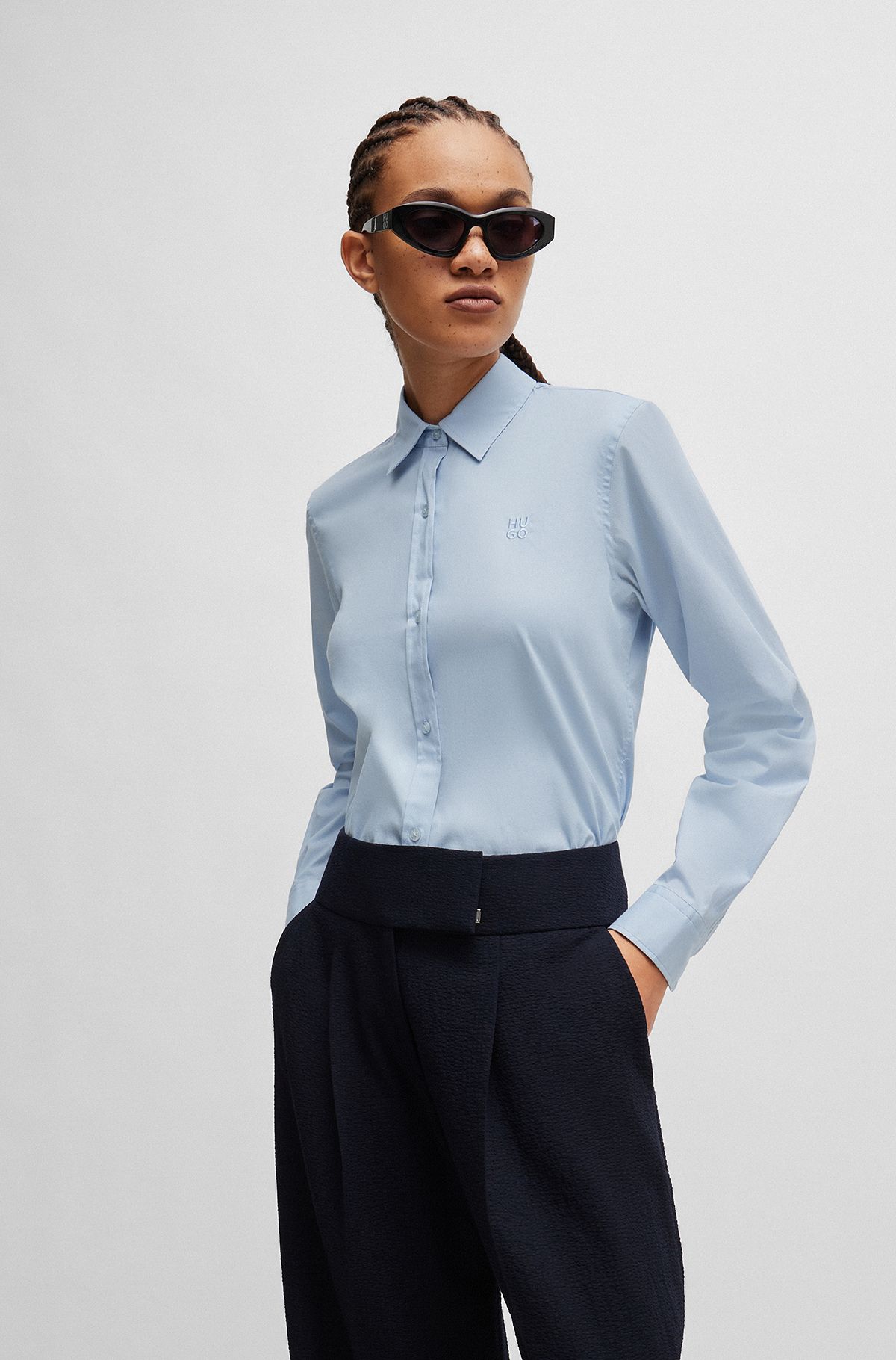 Slim-fit blouse in organic cotton with stretch, Light Blue