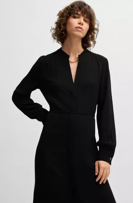 Notch-neckline dress with tie belt