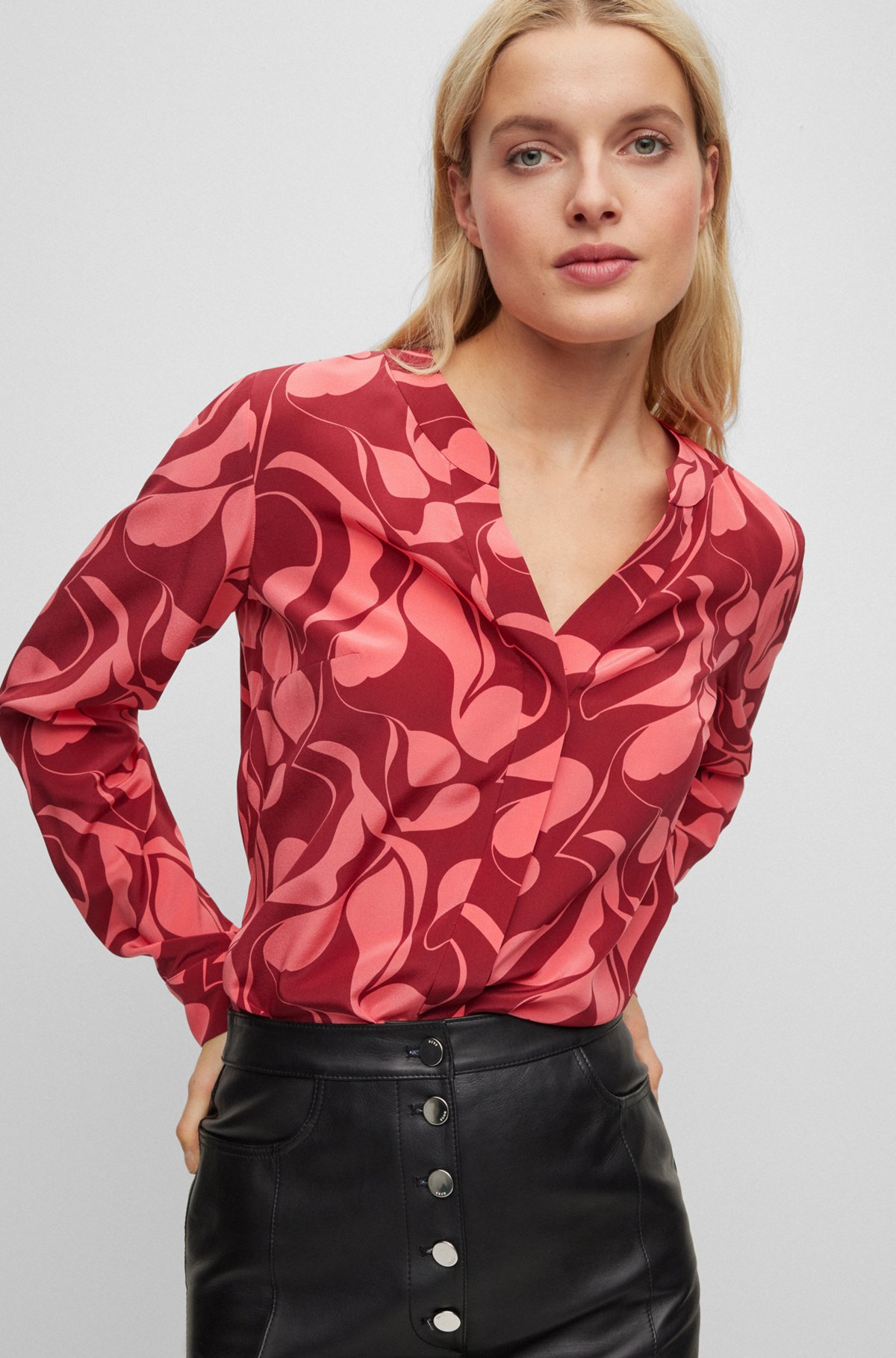 Kraagloze blouse van zuivere zijde met bladprint, Bedrukt
