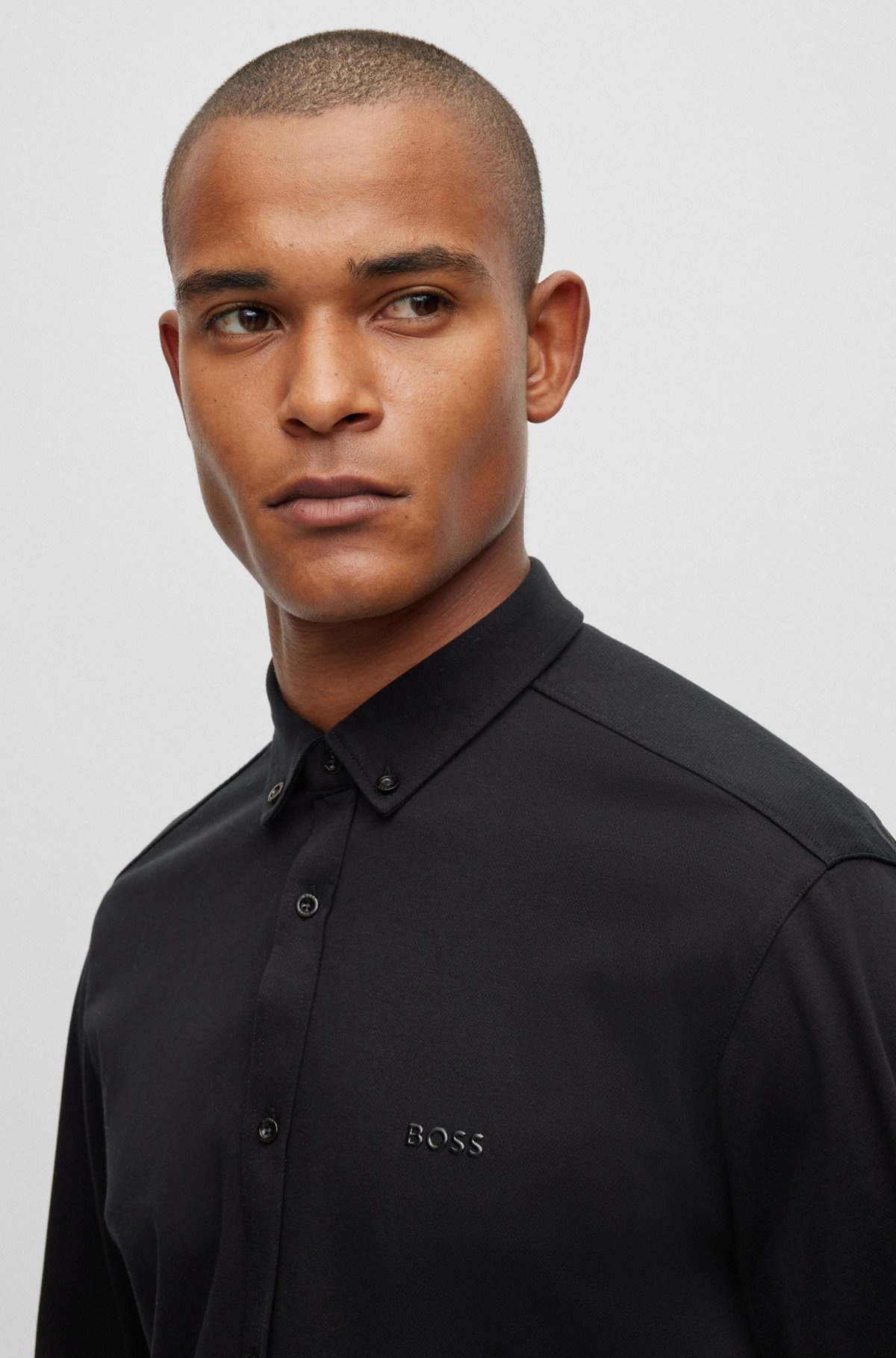 Chemise Regular Fit en jersey de coton à pointes boutonnées, Noir