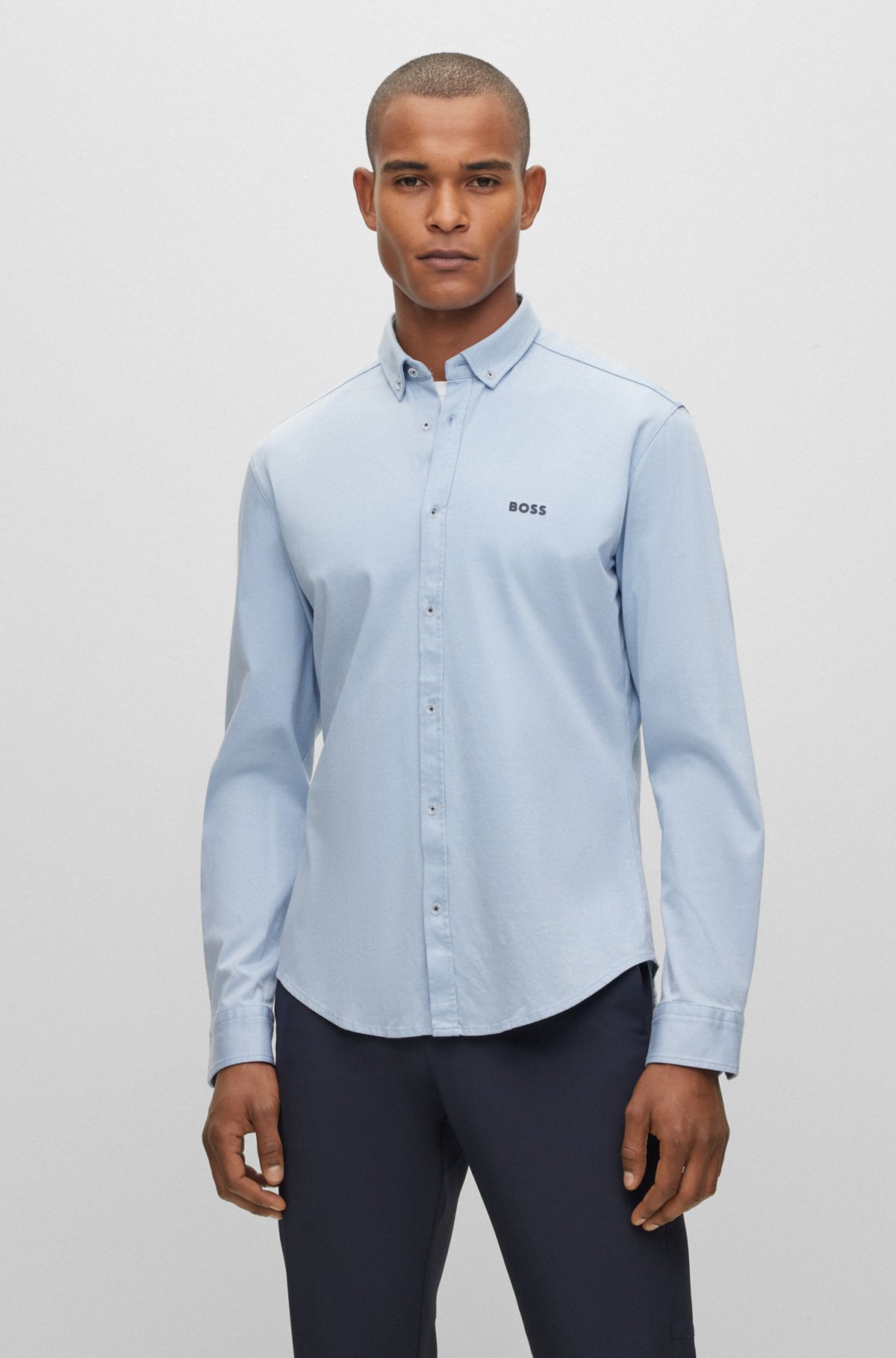 Chemise Regular Fit en jersey de coton à pointes boutonnées, bleu clair