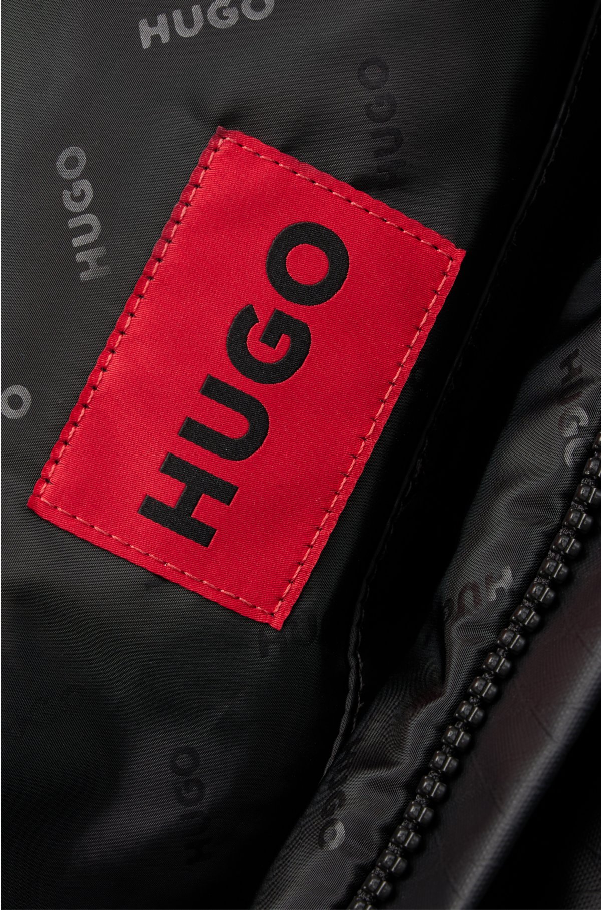 HUGO - Outline-logo holdall in diamond-structured material