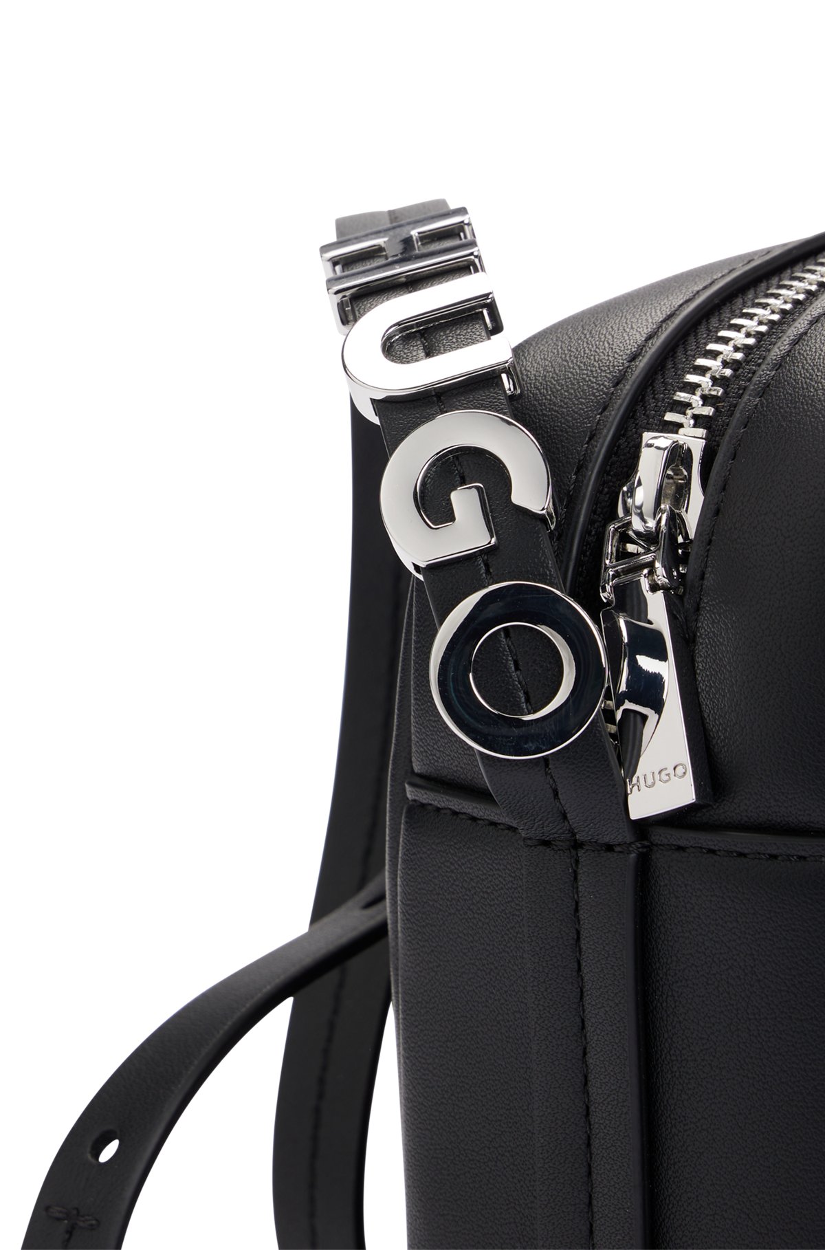 Crossbody-taske i imiteret læder med rem med logo, Sort