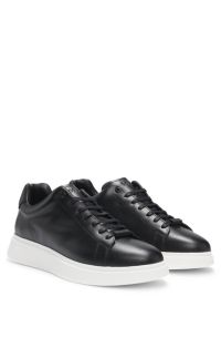 Sneakers in pelle con suola in gomma, Nero