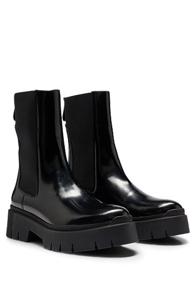 Chelsea boots in leather with chunky rubber outsole, Black