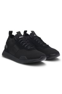 Sneakers in materiali misti con tomaia in maglia e rifiniture in pelle scamosciata, Nero