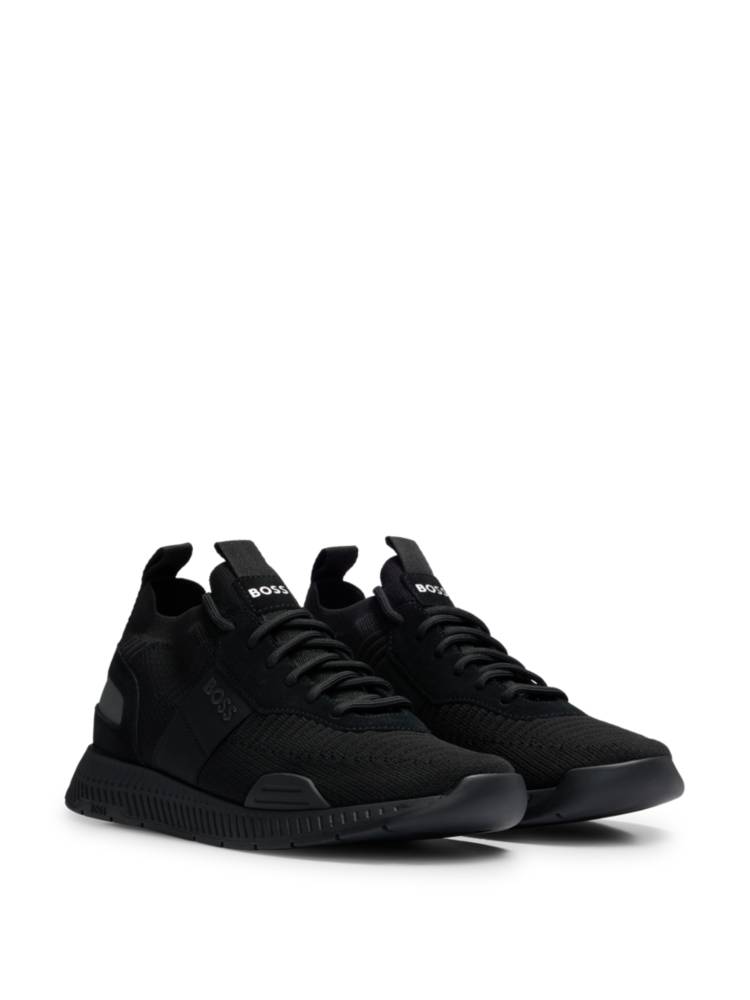 Artikel klicken und genauer betrachten! - Charakteristische BOSS Sneakers mit mehreren Brandings. Die Schuhe mit gestricktem Obermaterial sind mit Veloursleder-Details versehen, die für einen Hybrid-Look sorgen. Das Produkt wird teilweise aus recyceltem Polyester gefertigt. Wir bei HUGO BOSS bevorzugen recycelten Polyester aus Materialabfällen und gebrauchten Stoffresten und geben unser Bestes, um von Polyester aus PET-Flaschen umzusteigen. | im Online Shop kaufen