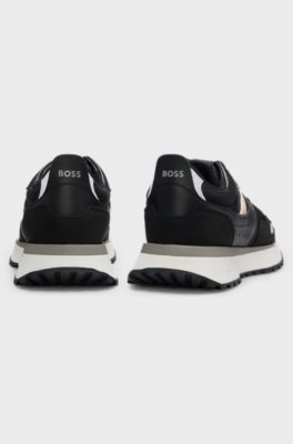 Sneakers im Laufschuh-Stil mit EVA-Gummisohle, Schwarz