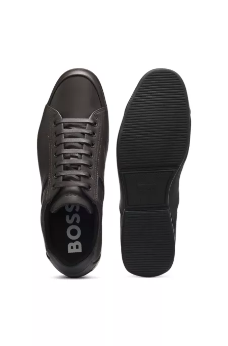 Leather trainers with odour-control lining
