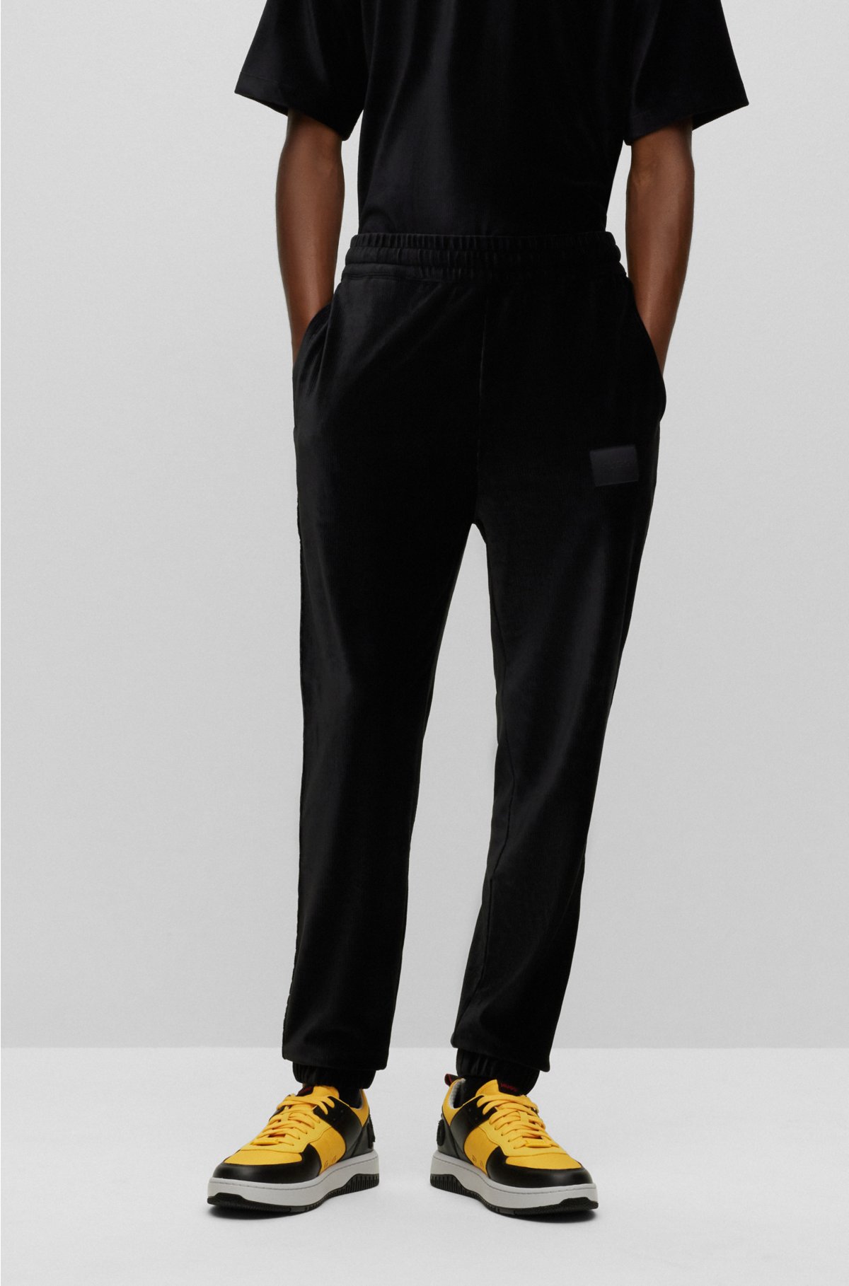 Adidas Velour Cuffed Track Pants - L : : Clothing, Shoes &  Accessories
