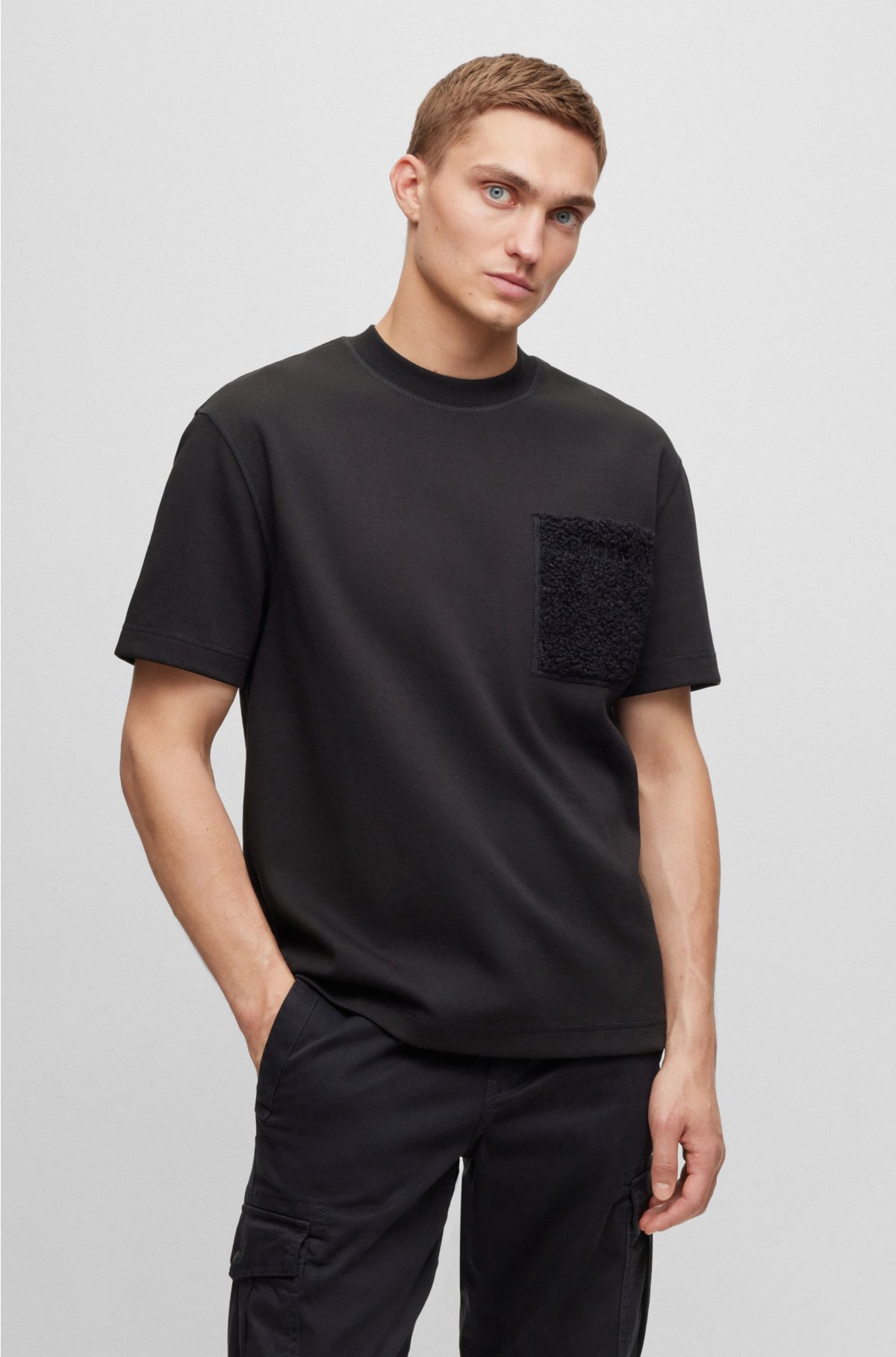 BOSS - T-shirt Oversized Fit en coton interlock avec poche en peluche