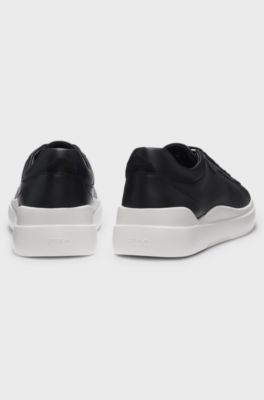 Sneakers in pelle con loghi rossi e suola preformata, Nero
