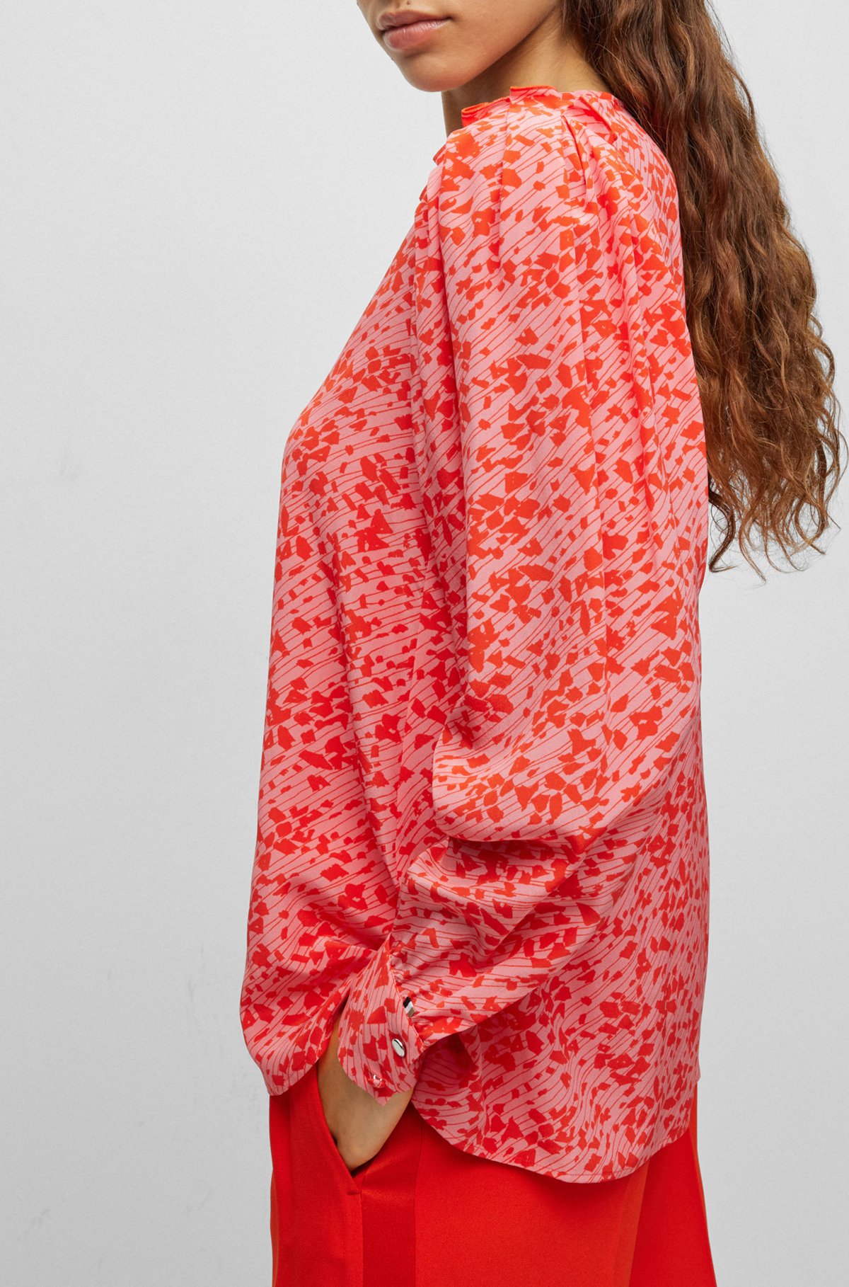 V-neck blouse in printed silk, Patterned