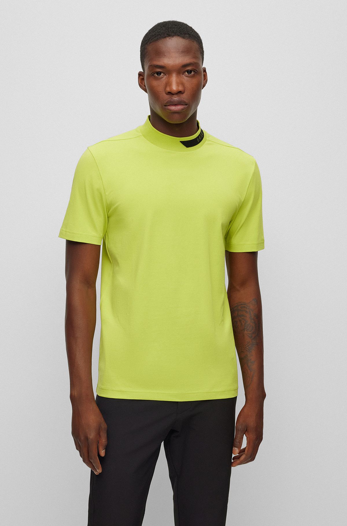 T-Shirt aus Stretch-Baumwolle mit Logo-Streifen aus Jacquard am Kragen, Hellgrün