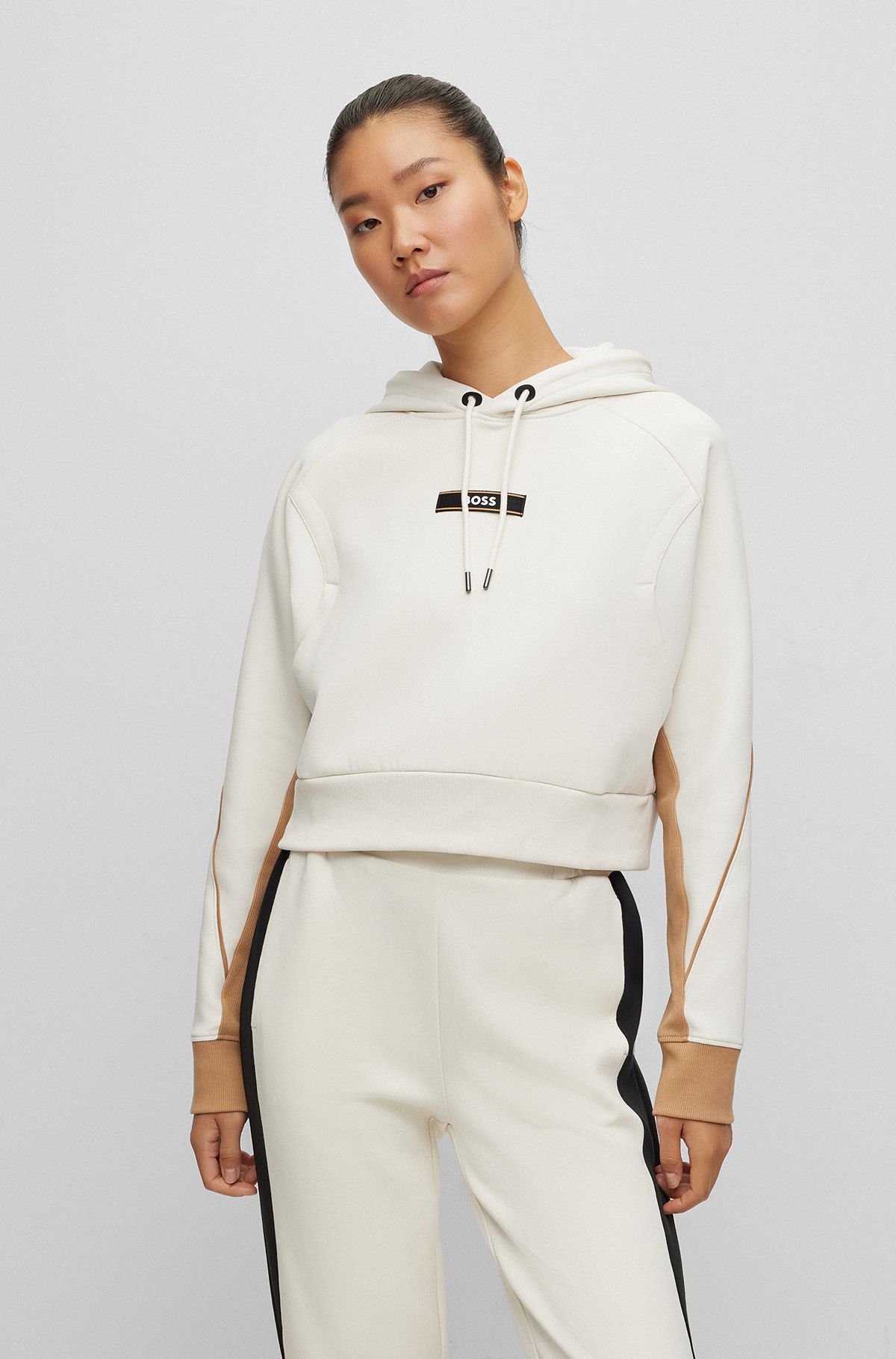 BOSS x Alica Schmidt-hættetrøje med logoer og kontrastindlæg, Hvid