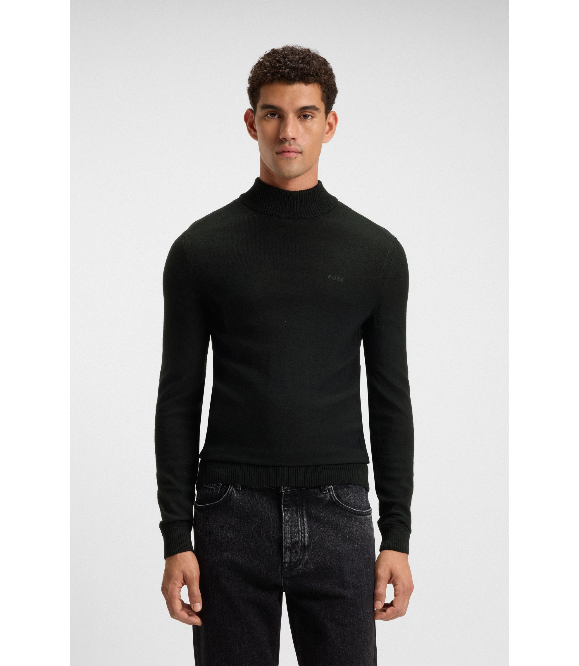 Rollkragenpullover aus Woll-Mix mit Logo-Stickerei