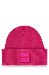 Ribbed beanie hat with tonal logo detail, Pink
