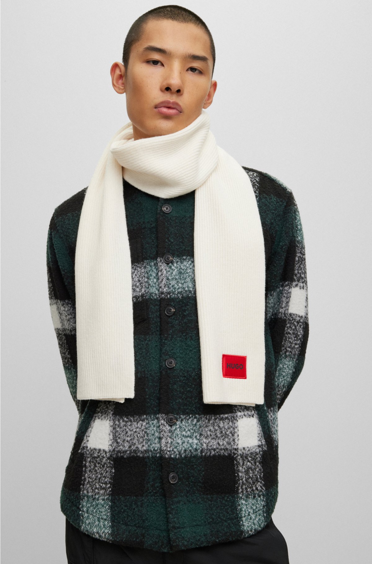 HUGO - Schal aus Woll-Mix mit rotem Logo-Label | Modeschals