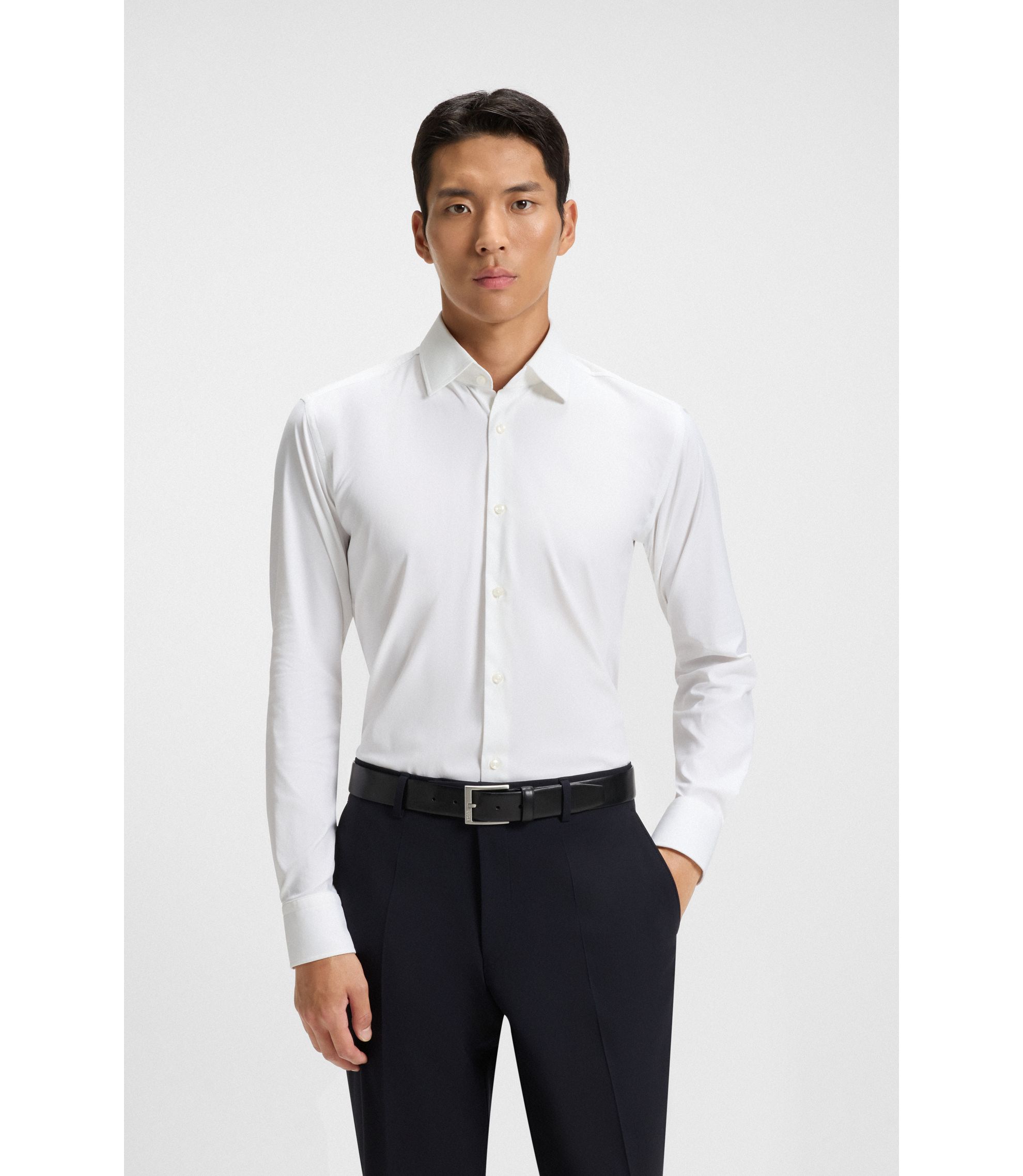 Slim-Fit Hemd aus funktionalem Stretch-Twill