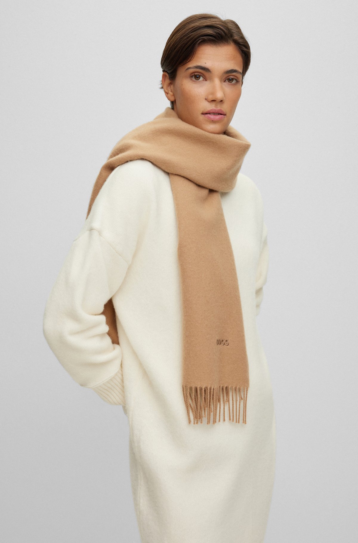 Écharpe en laine pure avec logo brodé et franges, Beige