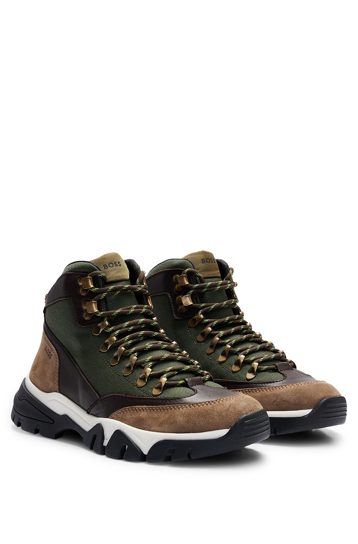 Boots inspirées des chaussures de randonnée, en cuir suédé et cuir, Vert sombre
