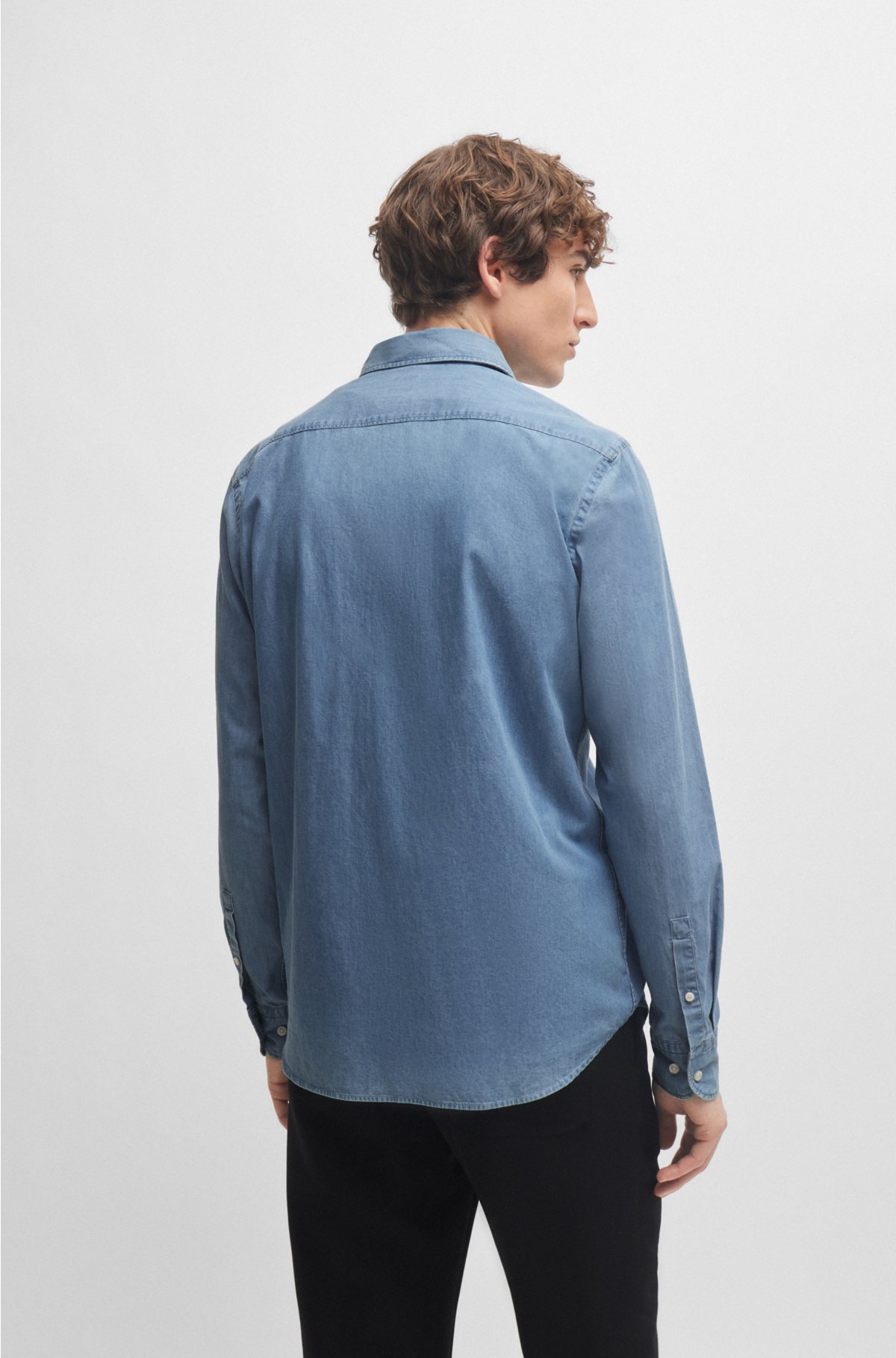 Casual-fit shirt in washed cotton denim, Blue