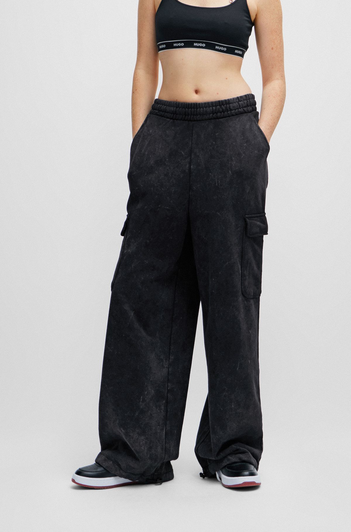 Relaxed-fit cargo tracksuit bottoms in a cotton blend, Black