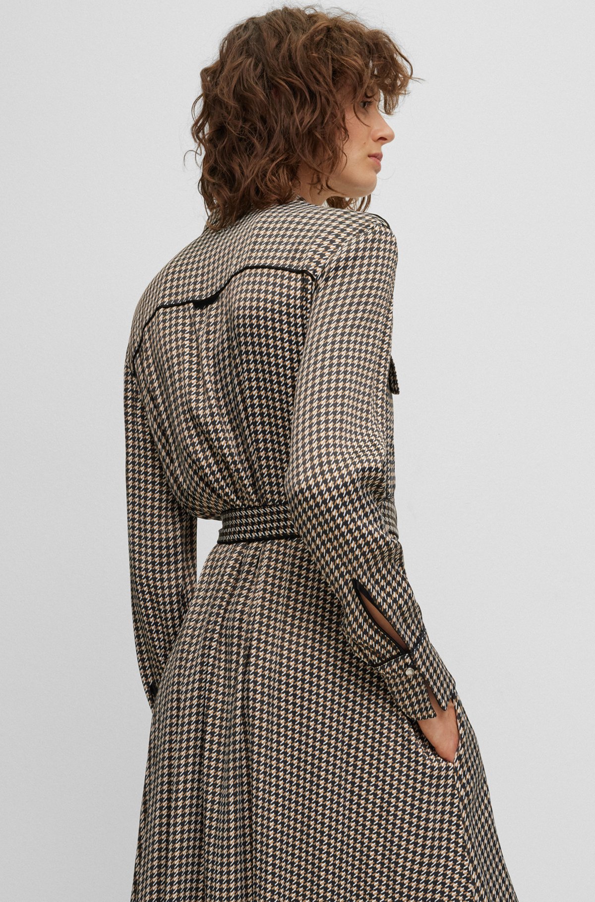Long-sleeved shirt dress with houndstooth motif, Patterned