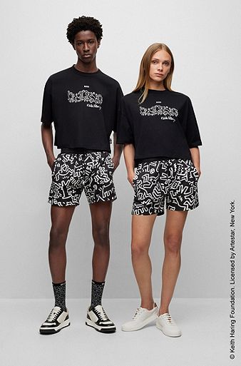 BOSS x Keith Haring 로고 아트워크 젠더 뉴트럴 코튼 티셔츠, 블랙