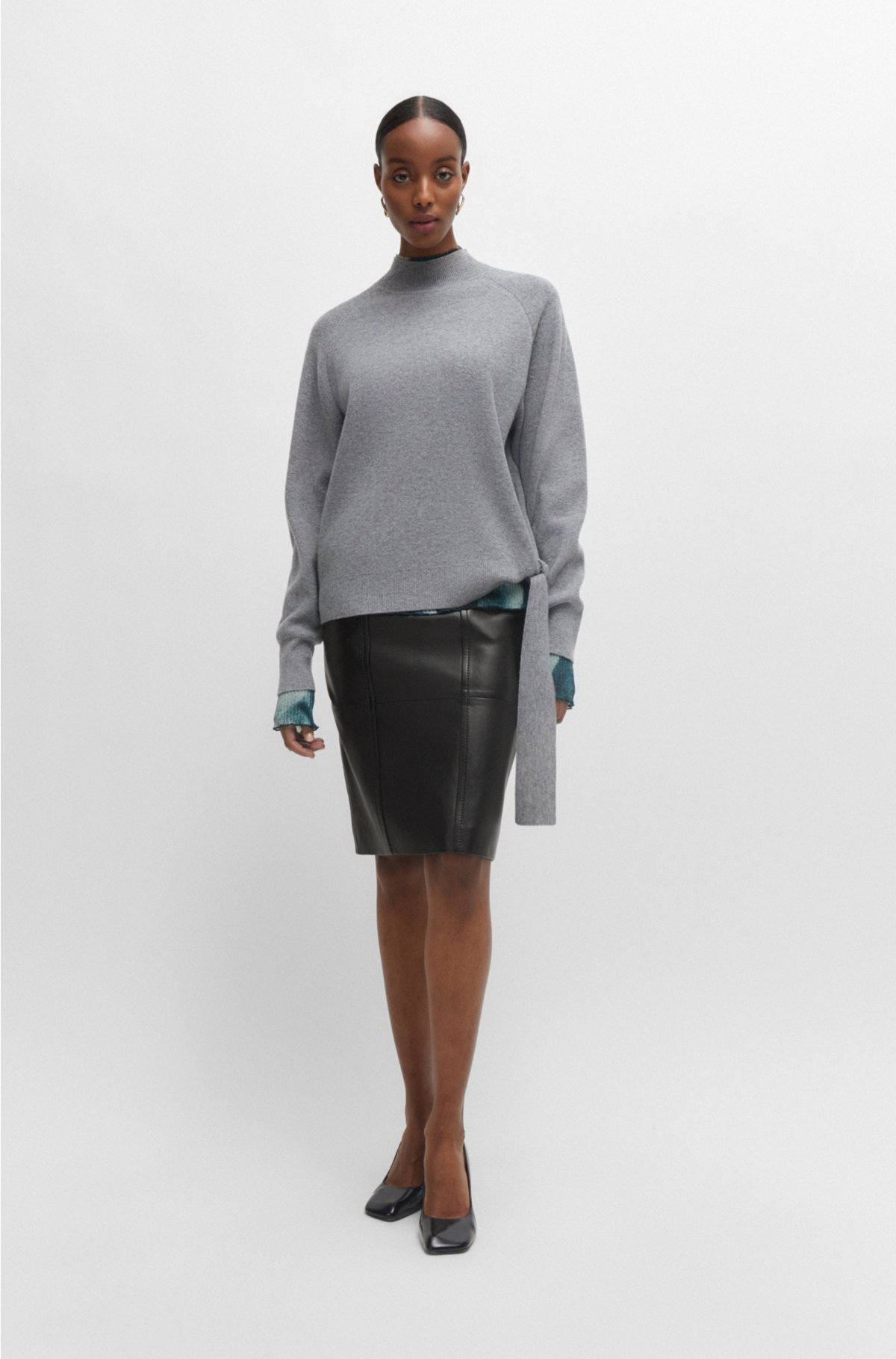 Seam-detail pencil skirt in lamb leather, Black