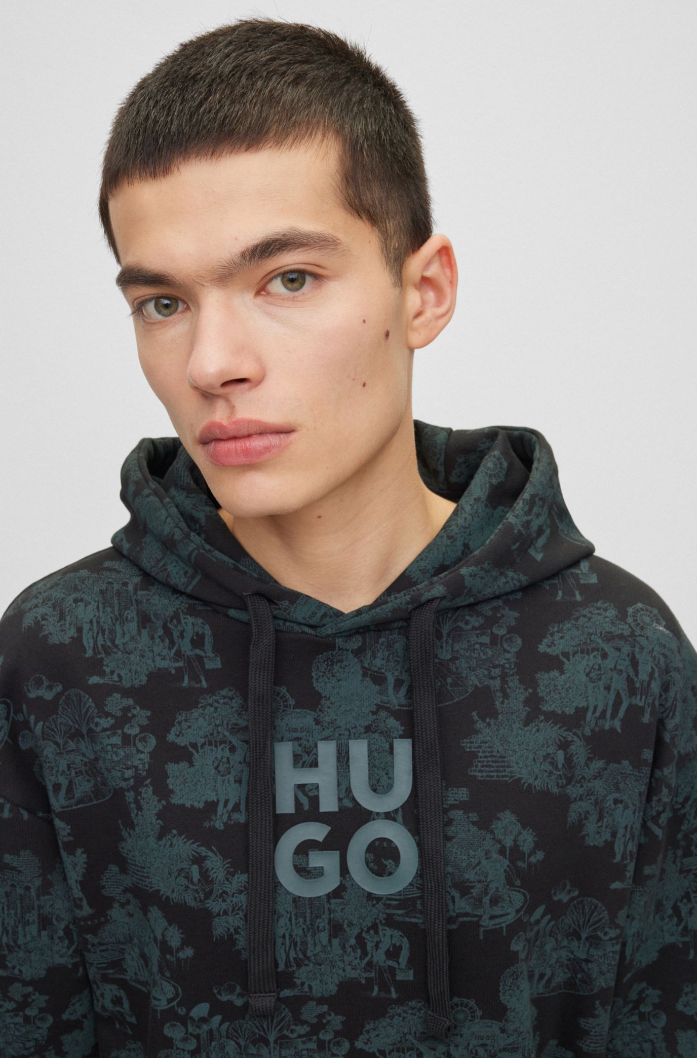 Camo on sale hoodie h&m