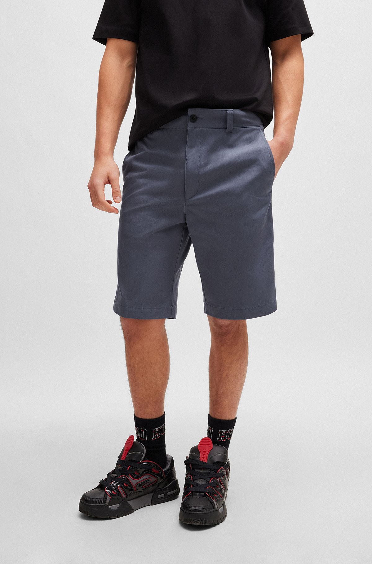 Regular-fit shorts with slim leg and buttoned pockets, Blue