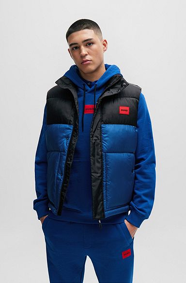 Water-repellent puffer gilet with red logo badge, Blue