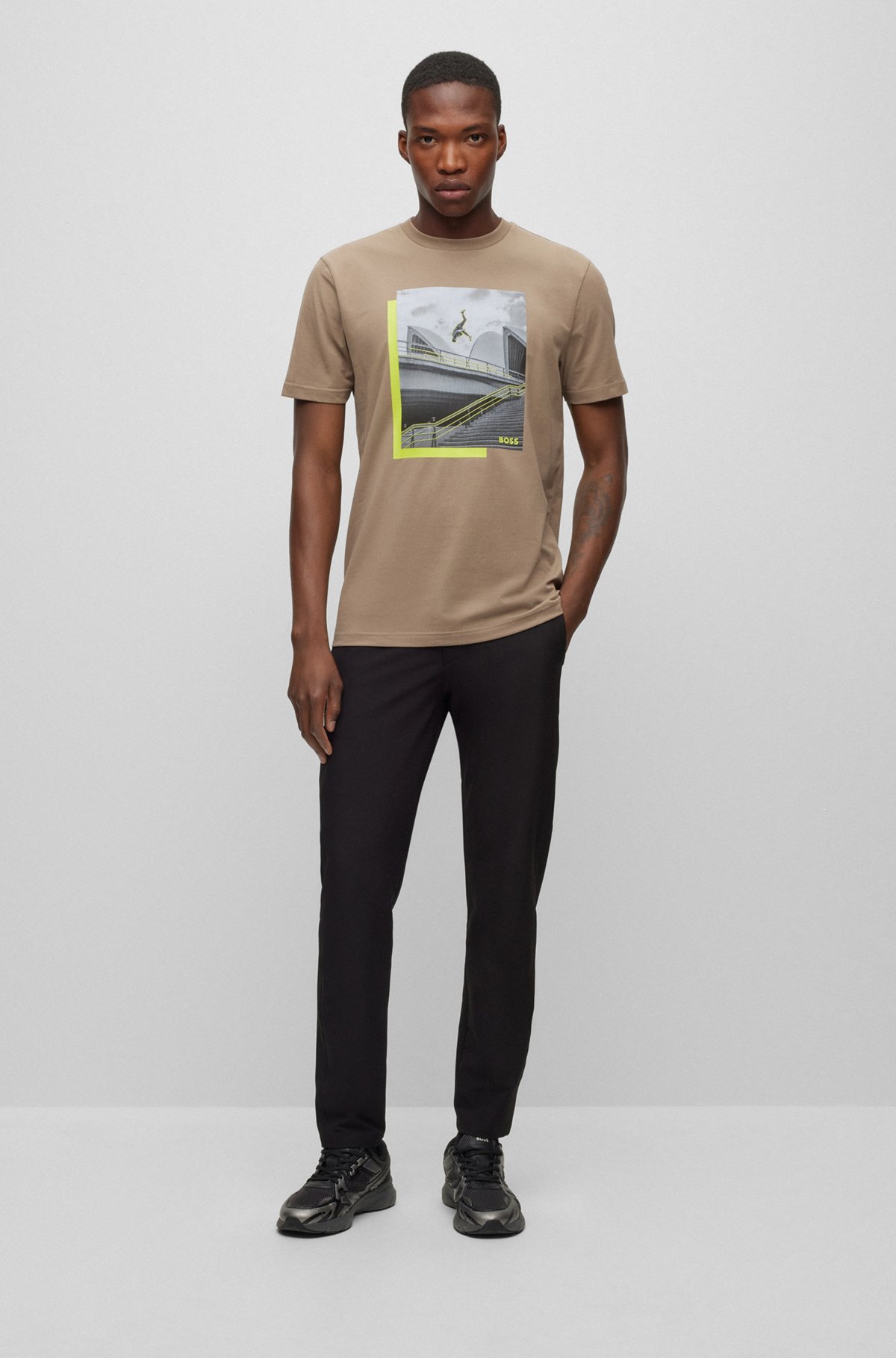 T-Shirt aus elastischem Baumwoll-Jersey mit Foto-Print, Hellbraun