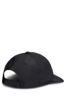 Water-repellent six-panel cap with metal logo, Black