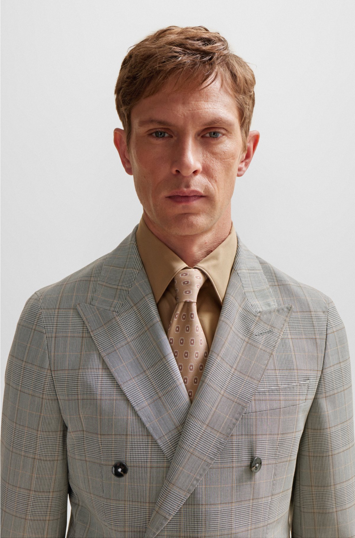 Double-breasted slim-fit suit in checked virgin wool, Grey