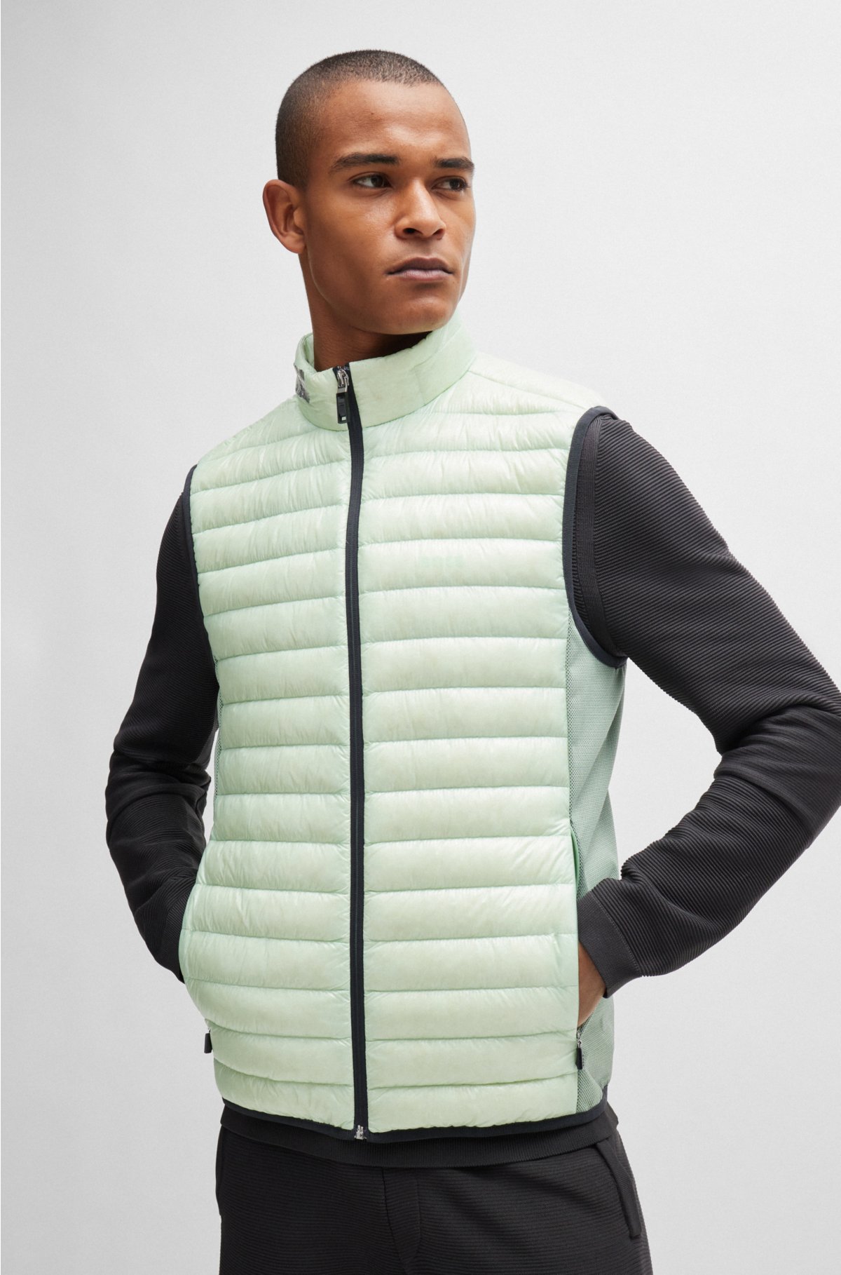 Lightweight water-repellent gilet with down filling, Light Green