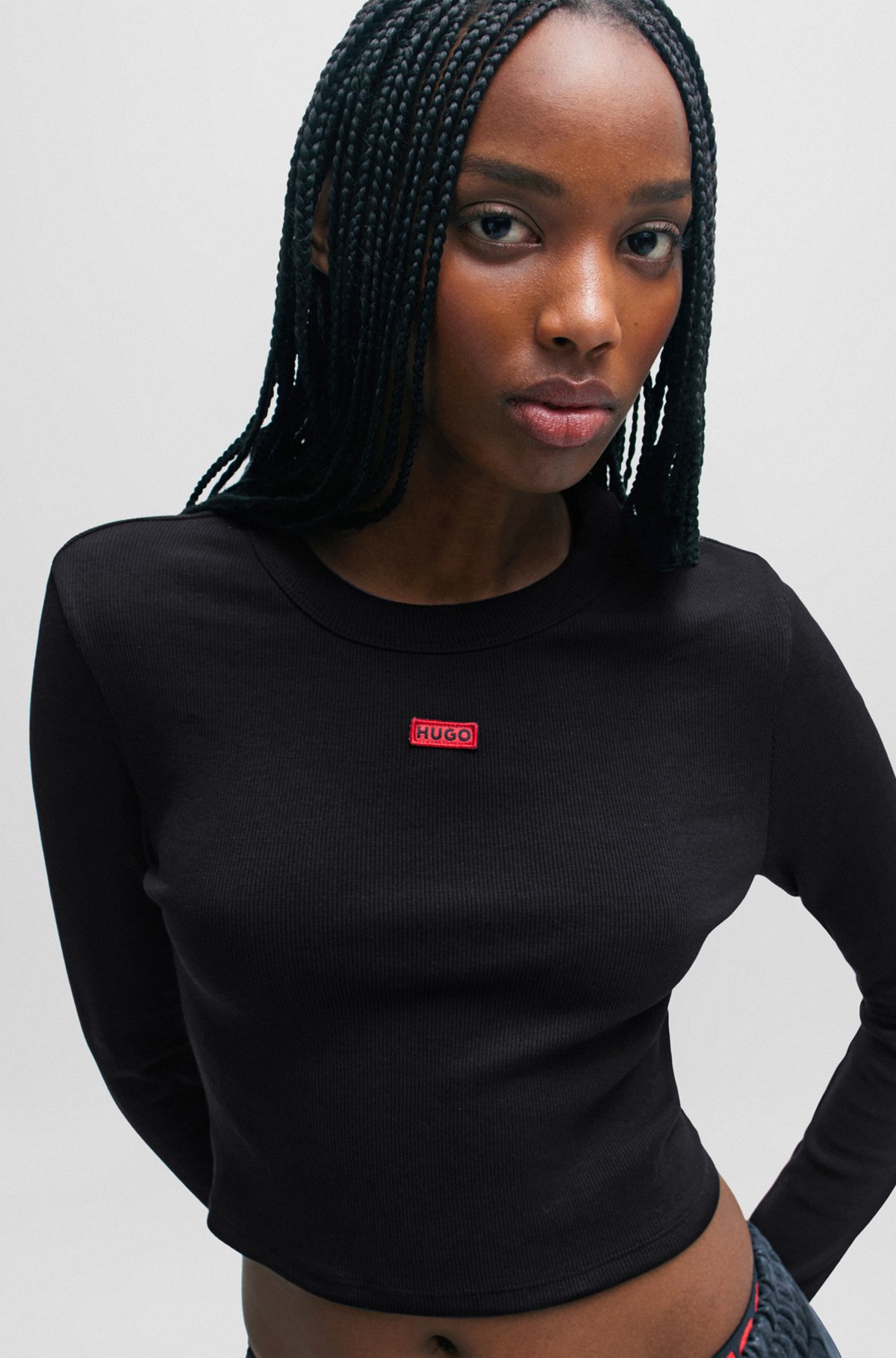 Long-sleeved cropped slim-fit T-shirt with logo label, Black