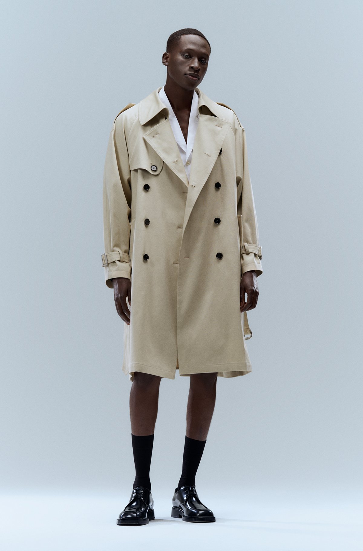 Double-breasted trench coat in Italian stretch cotton, Light Beige