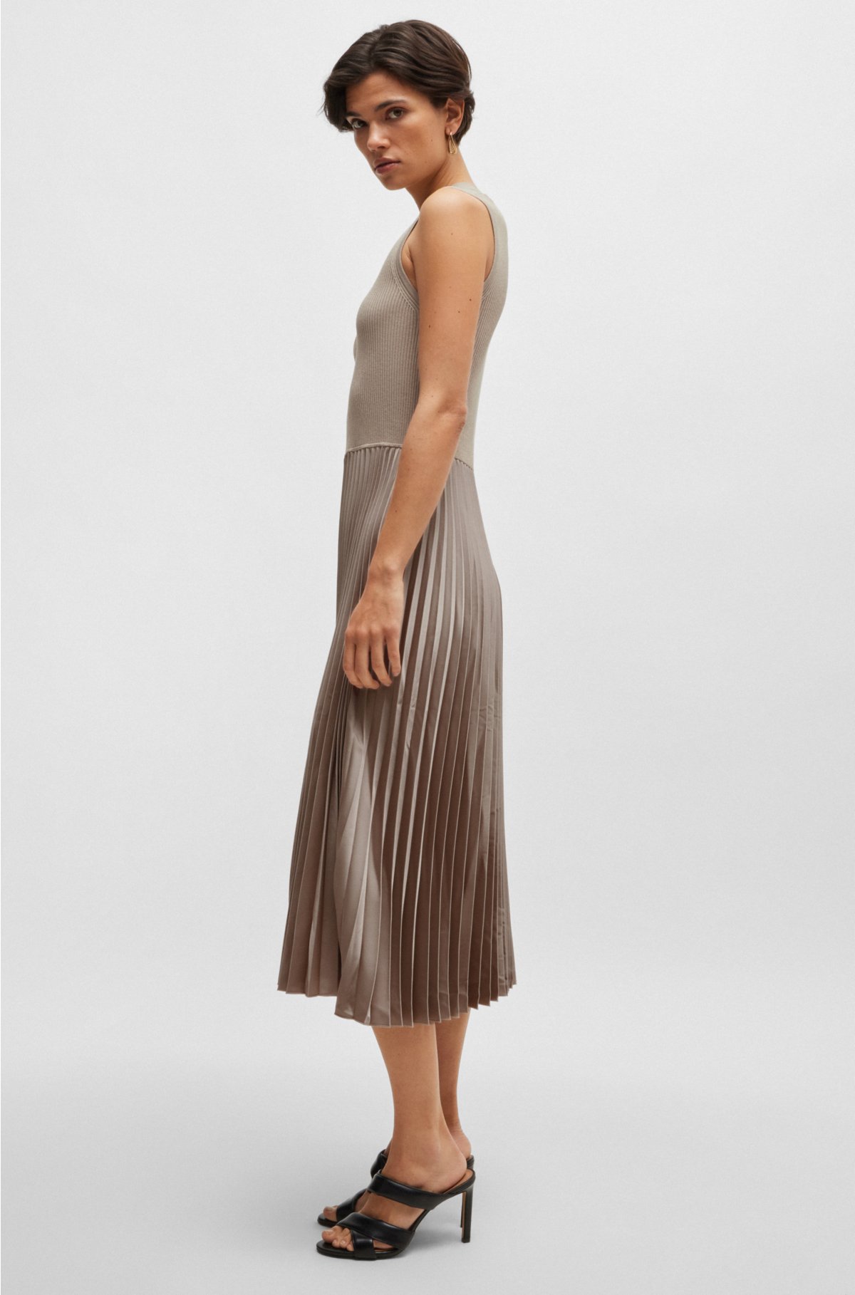 Mixed-material dress with plissé skirt, Light Beige