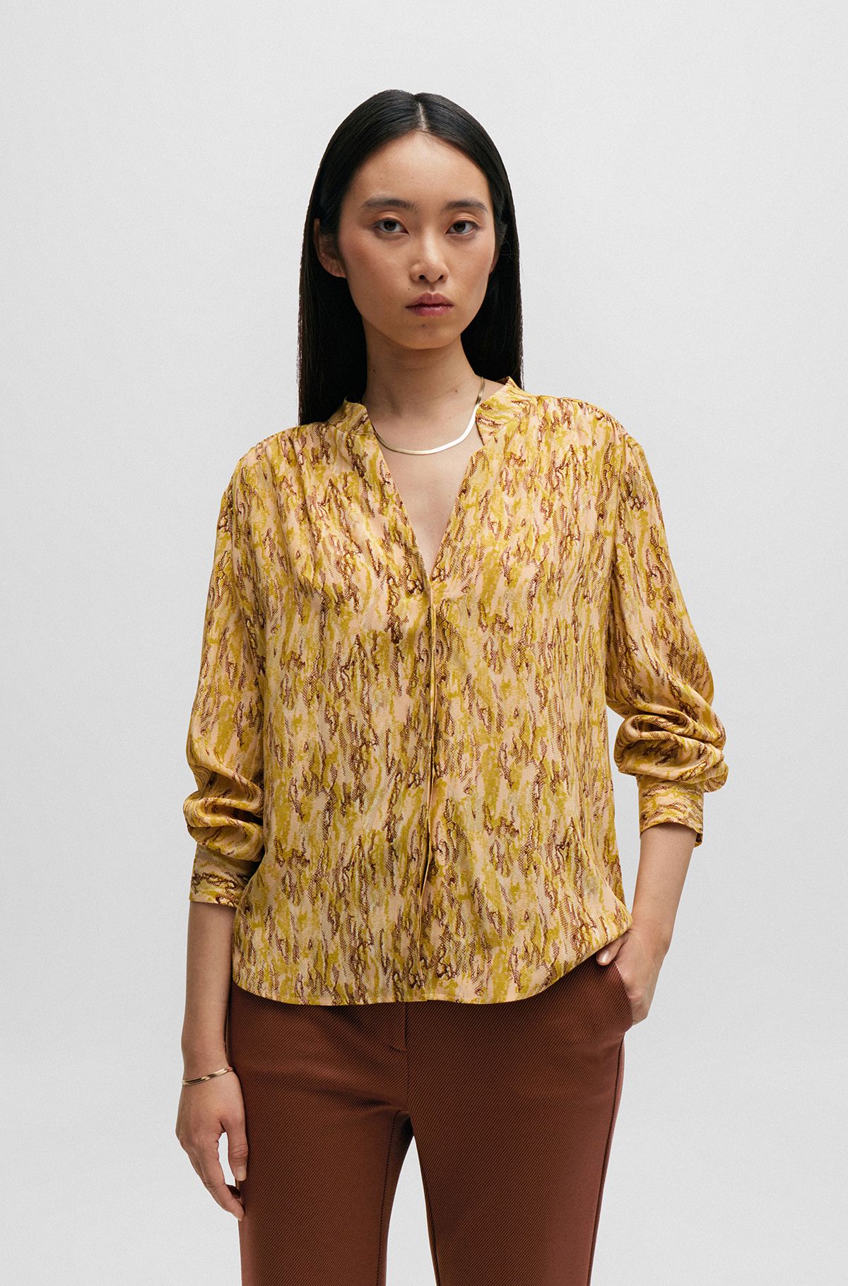 Regular-Fit Bluse aus bedruckter Seide, Gelb gemustert