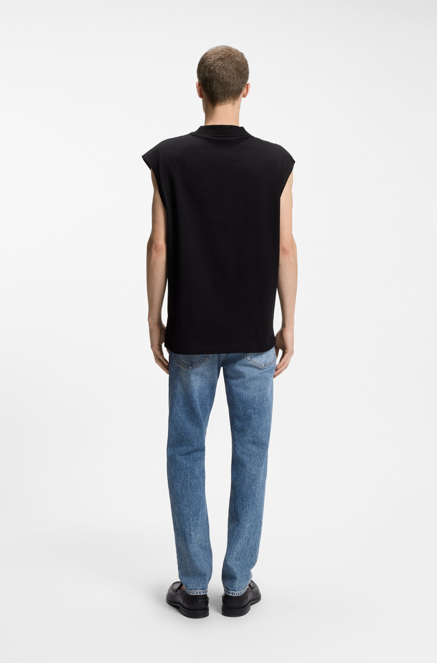 Hugo Sleeveless cotton T-shirt with logo patch herr – bild 3
