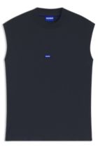 Sleeveless T-shirt